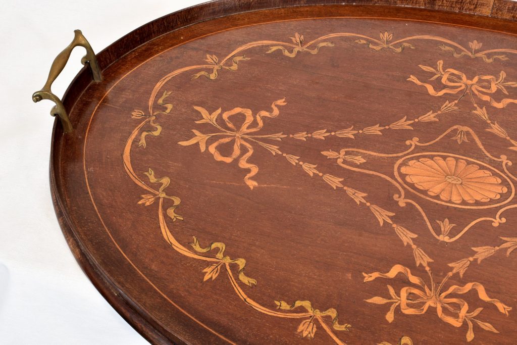 tava din lemn (3) Tava din lemn cu intarsii din lemn