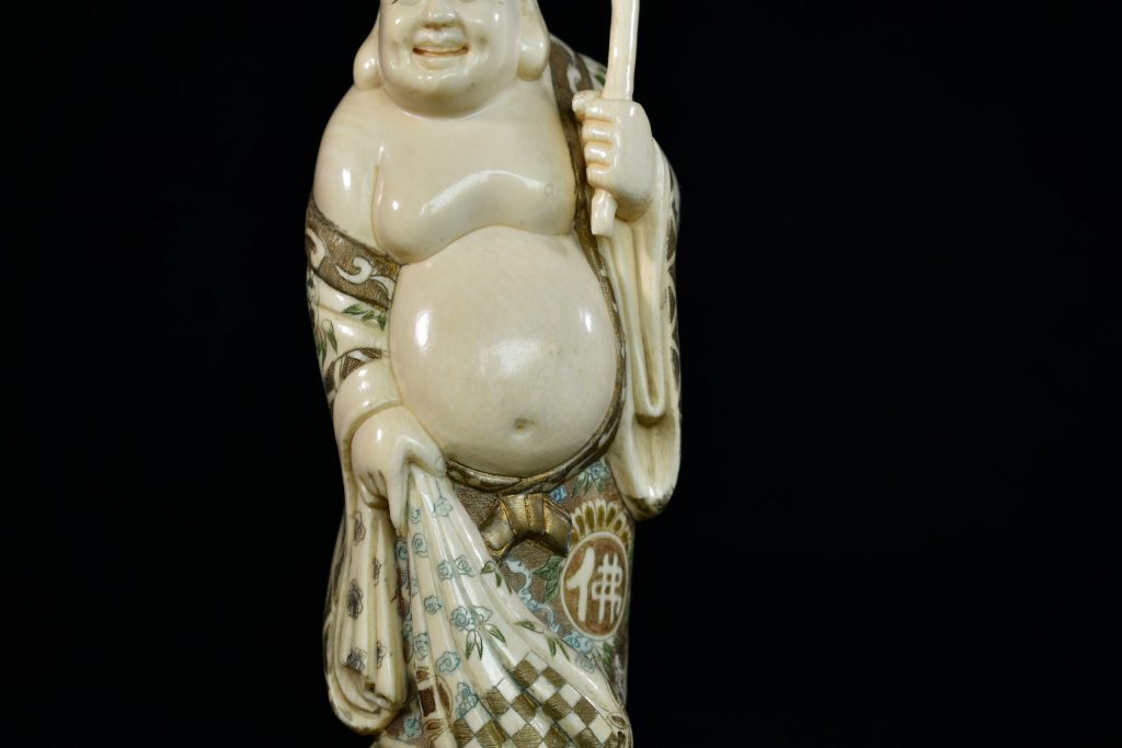 Statueta policroma , nemuritor japonez, din fildes (3) Statueta policroma nemuritor japonez din fildes