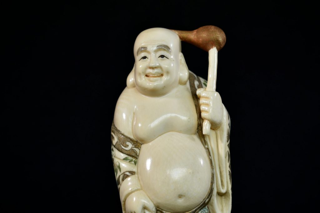 Statueta policroma , nemuritor japonez, din fildes (4) Statueta policroma nemuritor japonez din fildes