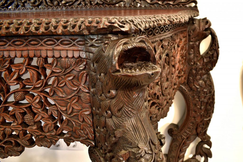 Consola birmaneză din secolul al XIX-lea (5) Consola birmaneză din secolul al XIX-lea