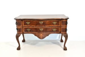 Comoda Chippendale cu usi