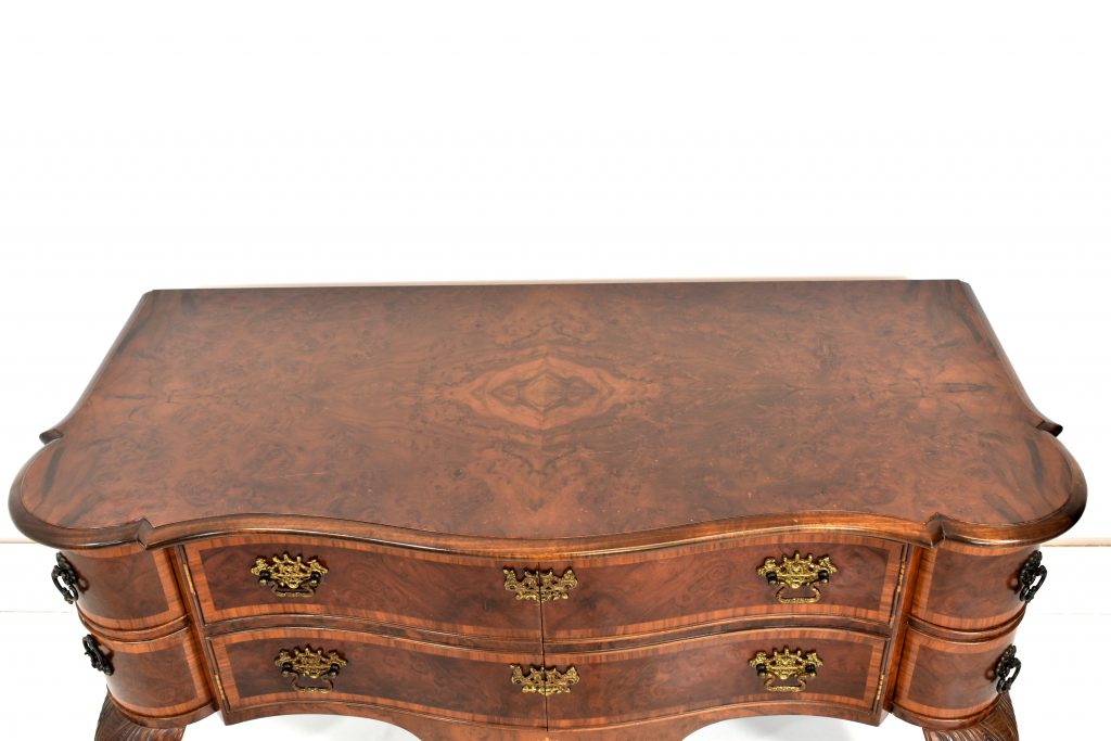 Comoda Chippendale cu usi (3) Comoda Chippendale cu usi