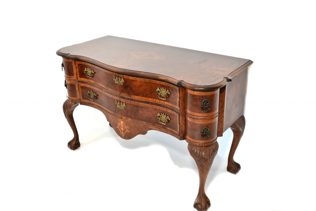 Comoda Chippendale cu usi (4) Comoda Chippendale cu usi