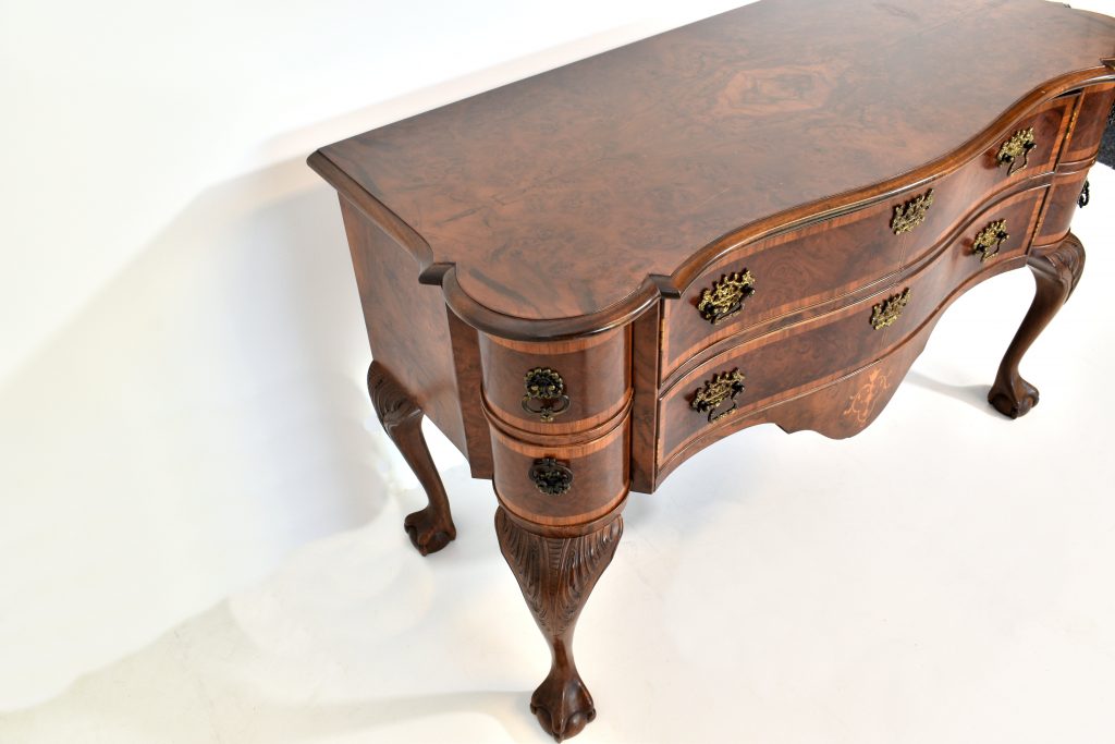 Comoda Chippendale cu usi (6) Comoda Chippendale cu usi