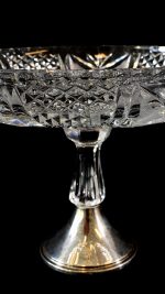 Fructiera din cristal cu picior de argint