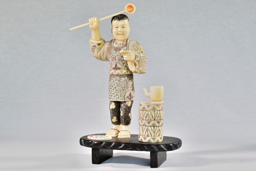 Sculptura din fildes de hipopotam Sculptura din fildes de hipopotam