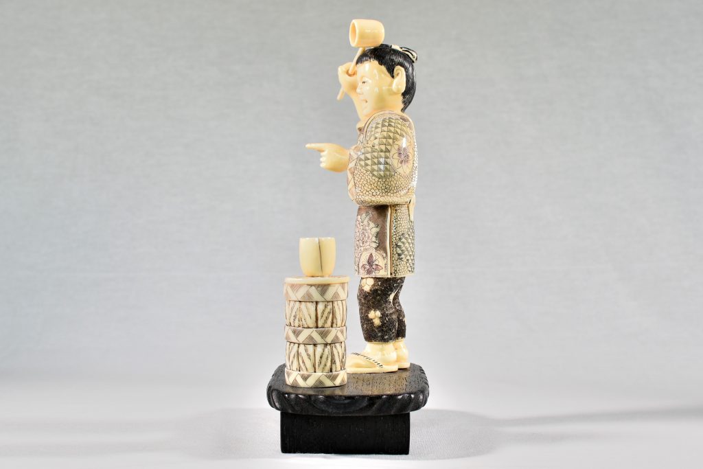 Sculptura din fildes de hipopotam (4) Sculptura din fildes de hipopotam