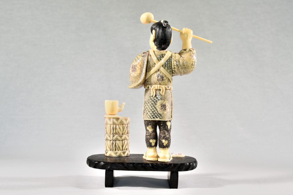 Sculptura din fildes de hipopotam (5) Sculptura din fildes de hipopotam