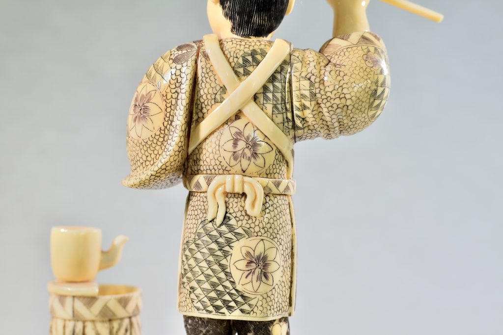 Sculptura din fildes de hipopotam (7) Sculptura din fildes de hipopotam