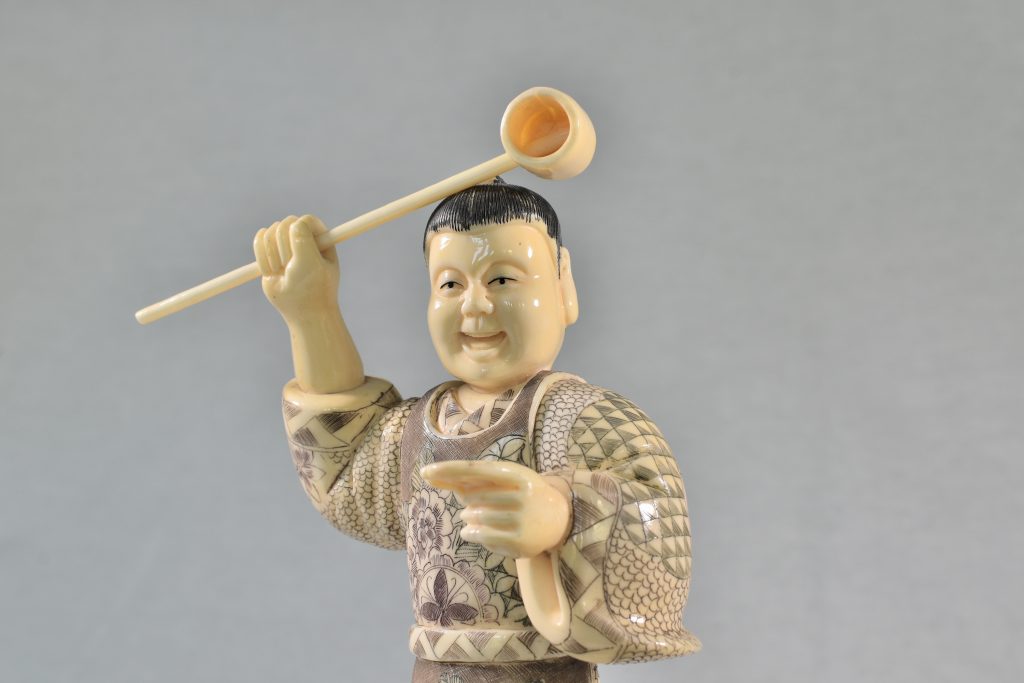 Sculptura din fildes de hipopotam (8) Sculptura din fildes de hipopotam