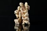 netsuke din fildes cu 2 copii