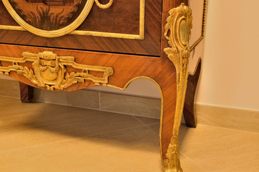 Vitrina stil Louis Xv lea