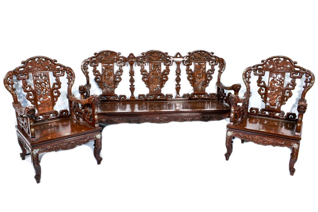 set canapea cu 2 fotolii din lemn exotic