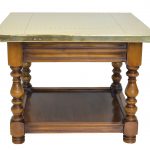 Masuta cu blat din alama