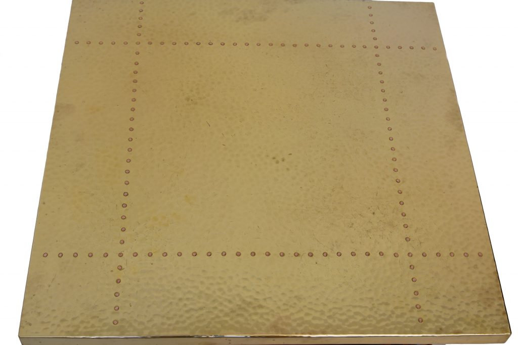 Masuta cu blat din alama