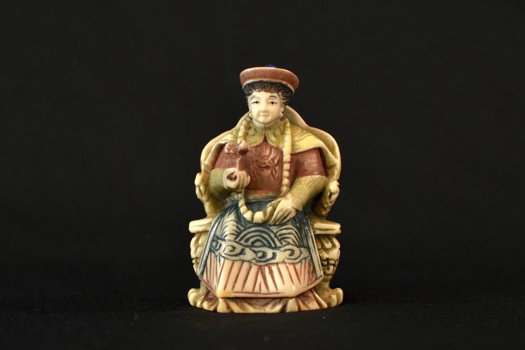 Netsuke policrom din fildes