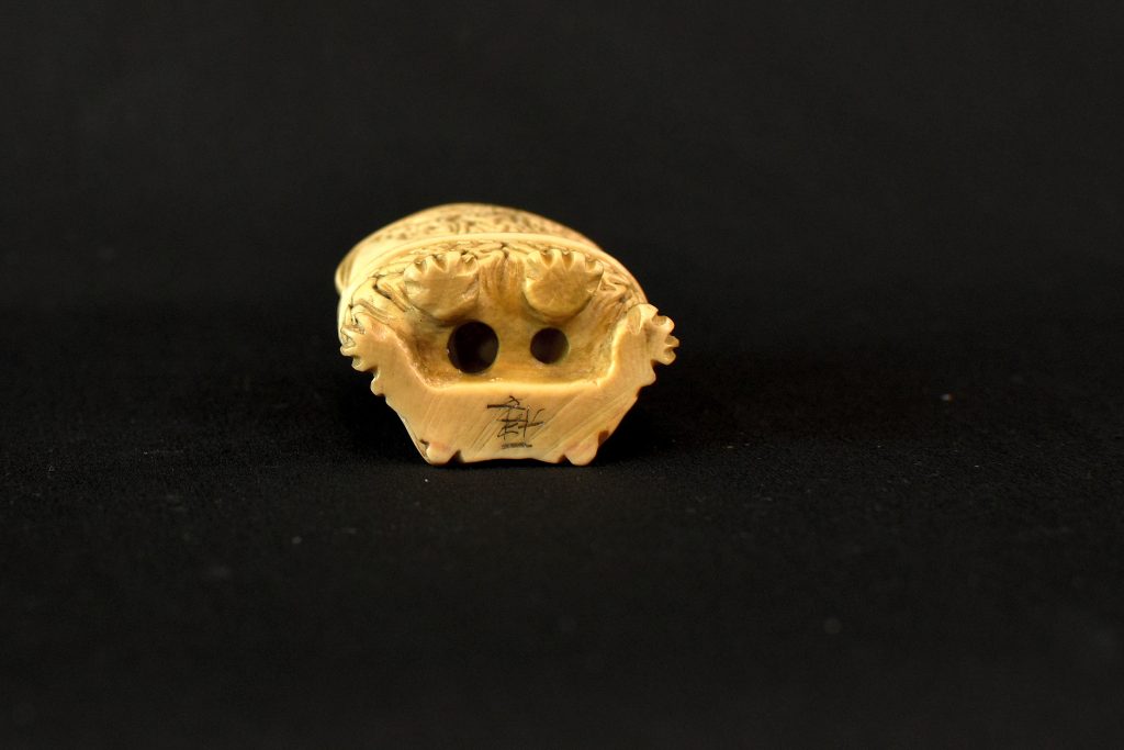 Netsuke policrom din fildes