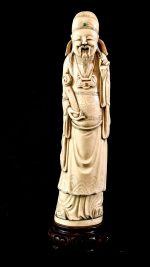 Statueta chinezeasca din fildes cu 2 pietre semipretioase