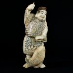 Statueta policroma japoneza din fildes