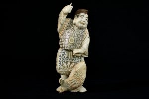 Statueta policroma japoneza din fildes