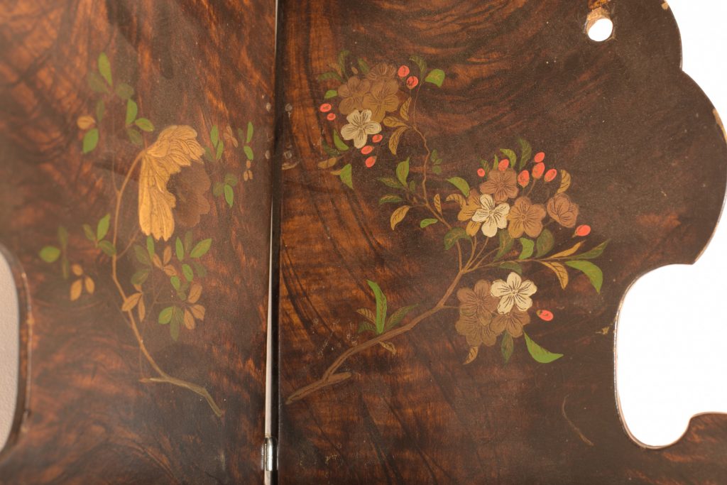 Etajera de colt empire papier mache