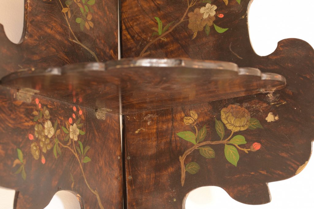 Etajera de colt empire papier mache