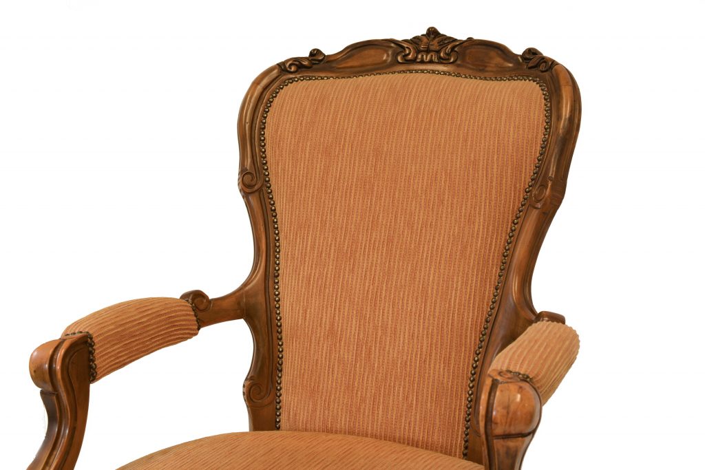 Fotoliu Louis al XV lea din lemn de nuc (3) Fotoliu Louis al XV lea din lemn de nuc