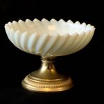 Fructiera din sticla opalina