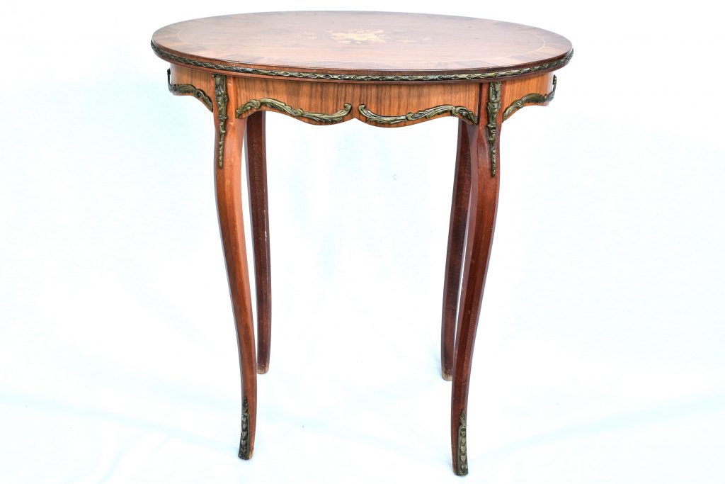 Masuta Louis al XV lea cu intarsii (1) Masuta Louis al XV lea cu intarsii