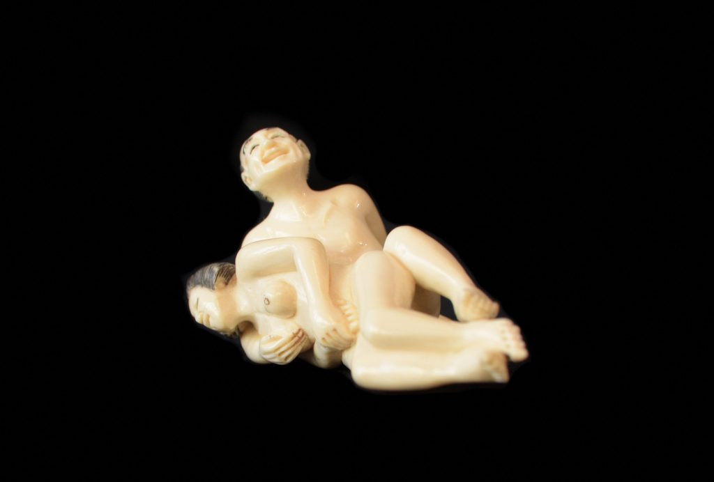 Netsuke erotic din fildes semnat
