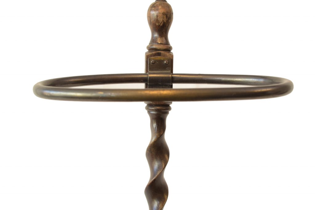 Suport de umbrele cu tava metalica Suport de umbrele cu tava metalica