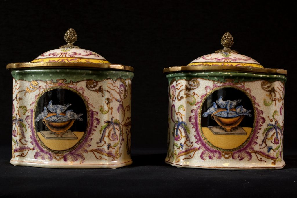 Vas din portelan craquelle cu capac (1) Vas din portelan craquelle cu capac