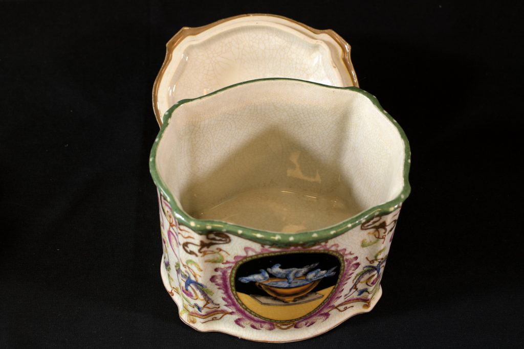 Vas din portelan craquelle cu capac (5) Vas din portelan craquelle cu capac