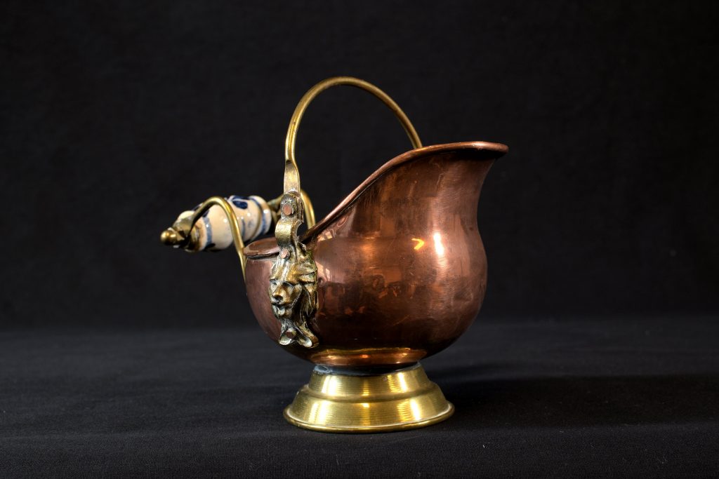 Vas mic alama cu maner