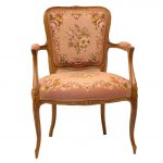Fotoliu cu tapiterie din goblen cu motive florale