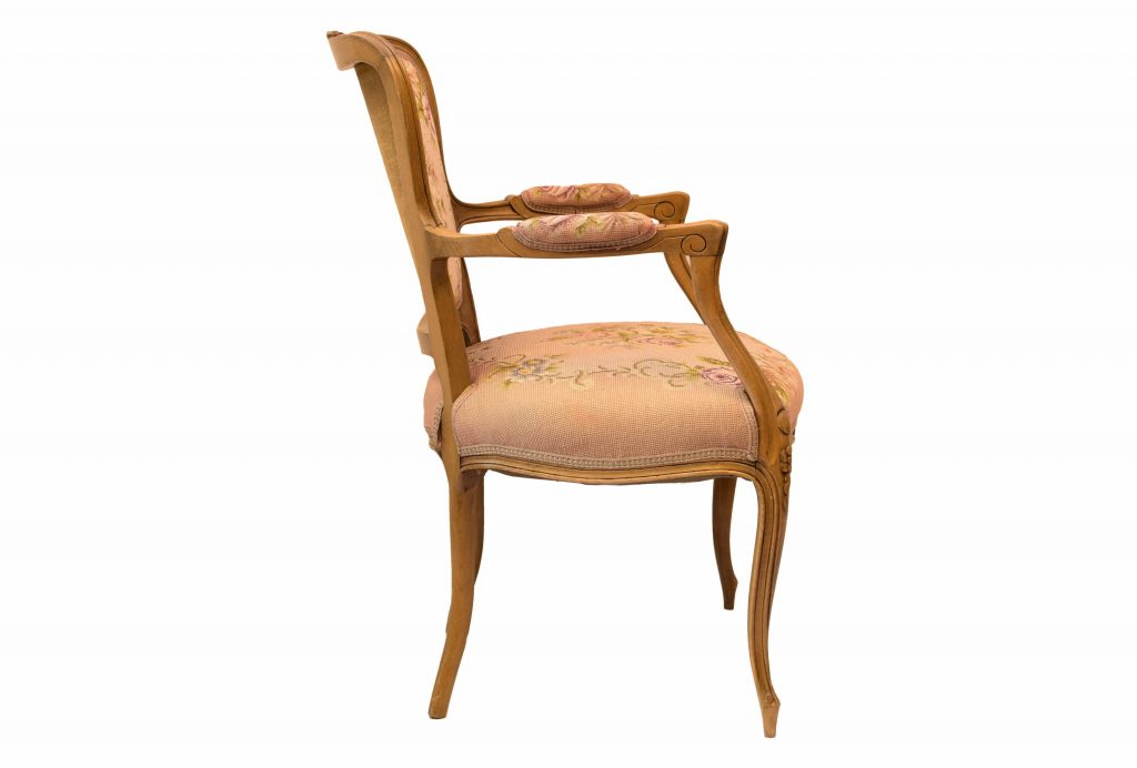 Fotoliu cu tapiterie din goblen cu motive florale (3) Fotoliu cu tapiterie din goblen cu motive florale