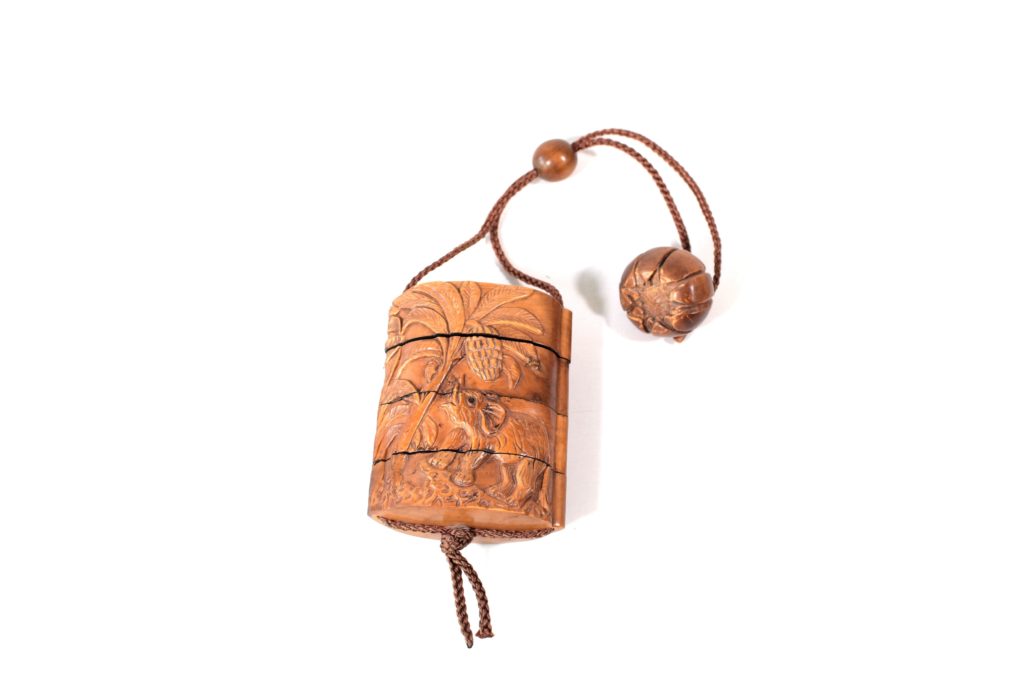 Inro cu elefanti cu semnatura (4) Inro cu elefanti cu semnatura