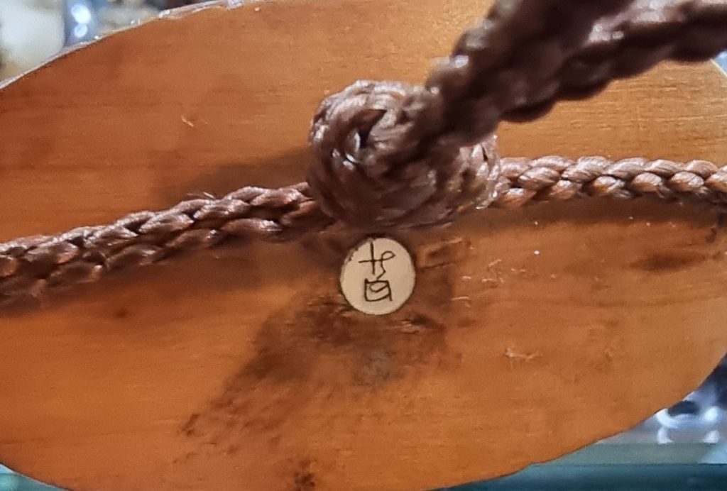 Inro cu elefanti cu semnatura (6) Inro cu elefanti cu semnatura