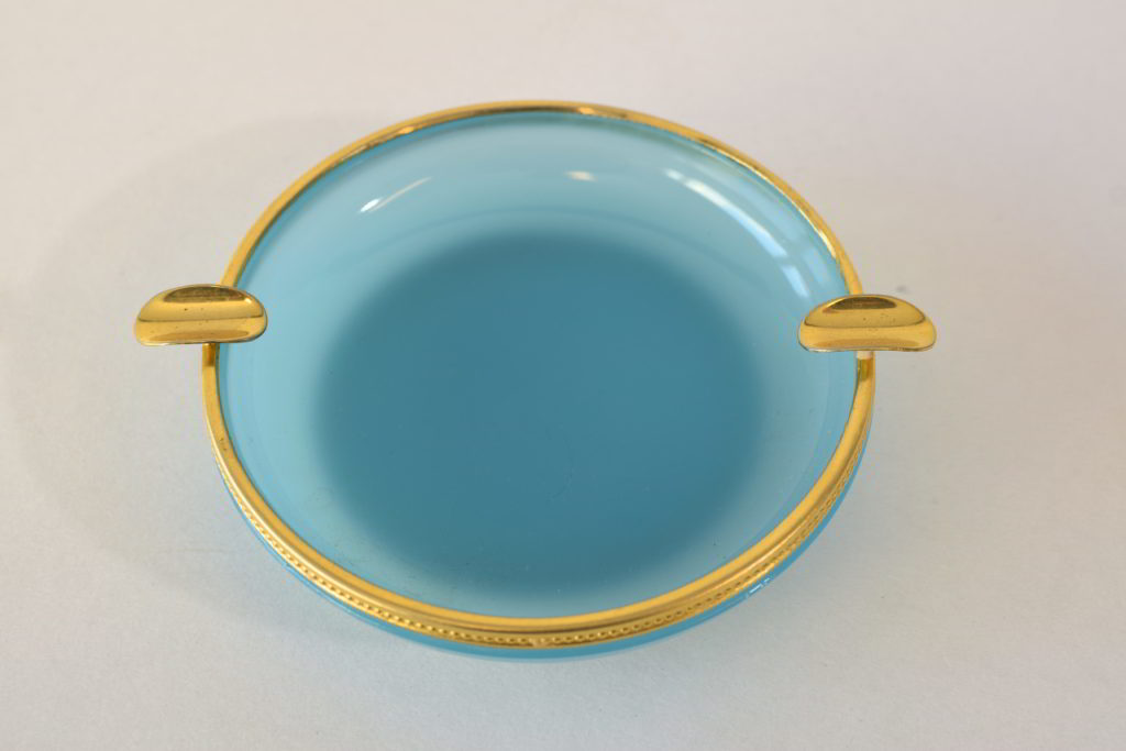 Scrumiera opalina aurita (1) Scrumiera opalina aurita