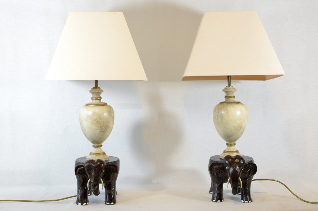 Set 2 veioze mari cu baza elefant (1) Set 2 veioze mari cu baza elefant