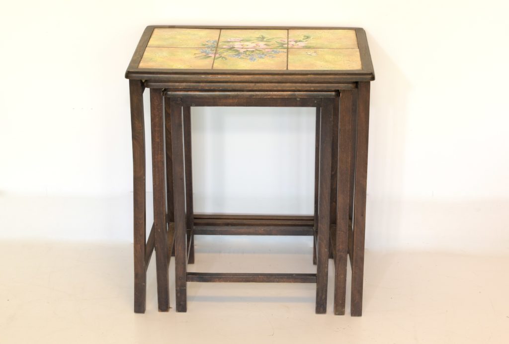 Set 3 masute cu gresie pictata