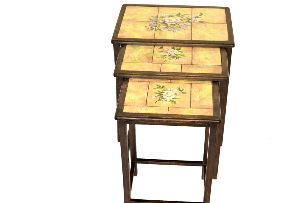 Set 3 masute cu gresie pictata