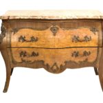 Comoda cu medalion Louis al XV lea