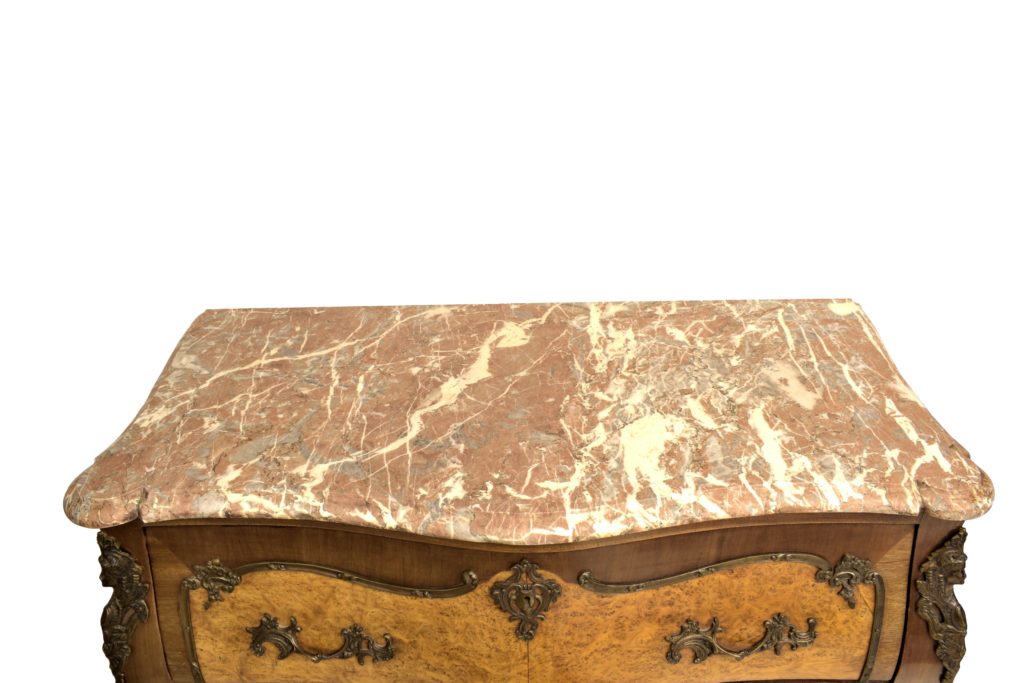 Comoda cu medalion Louis al XV lea (3) Comoda cu medalion Louis al XV lea