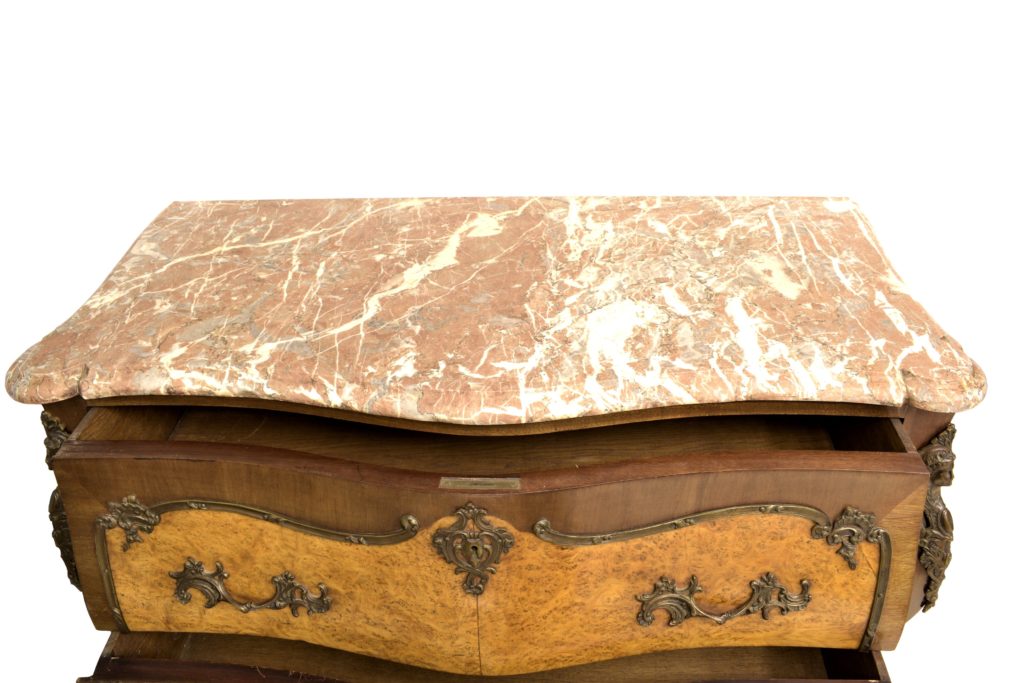 Comoda cu medalion Louis al XV lea (6) Comoda cu medalion Louis al XV lea