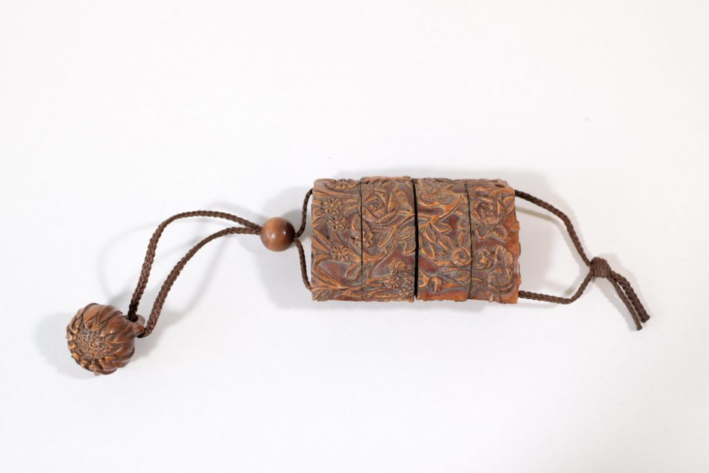 Inro flori cu semnatura