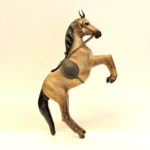 Cal confectionat din piele maro