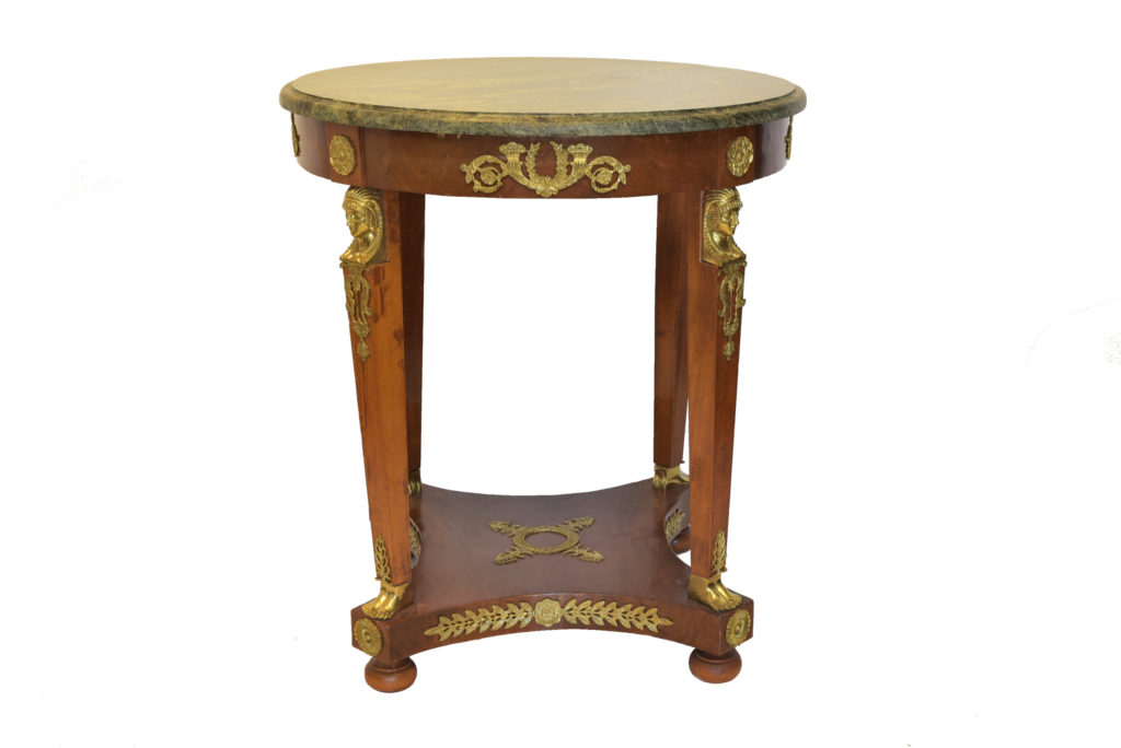 Masuta in maniera empire