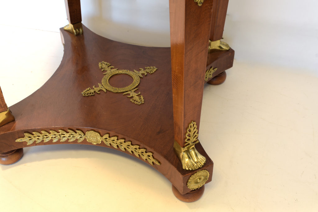 Masuta in maniera empire