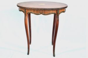 Masuta Louis al XV lea cu intarsii